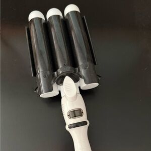3-Bar Triple Barrel Waver Hair Curler - Black & White